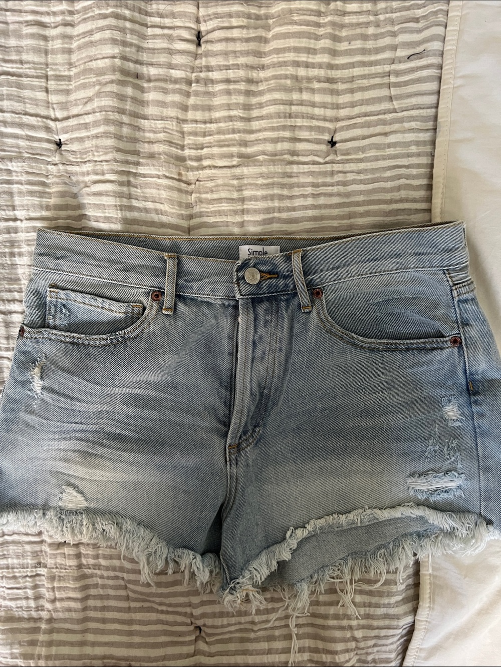 Simple Light Wash Distressed Denim Cutoff Shorts